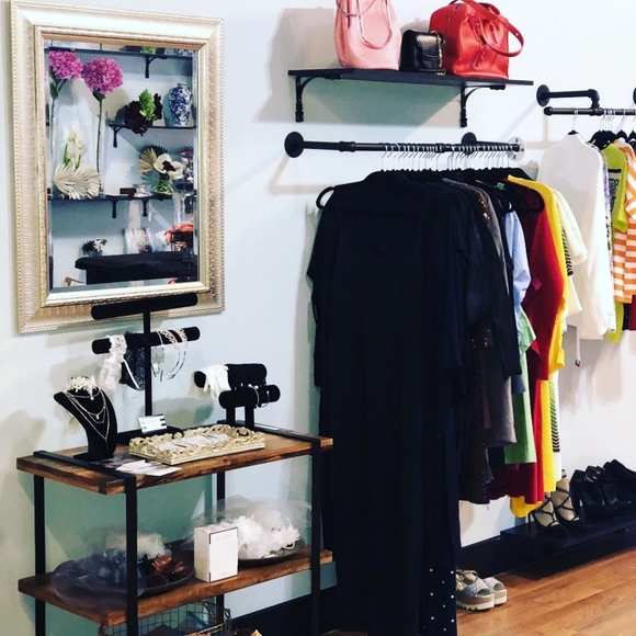 Meet your Posher, Inga - Picture 4 of 7